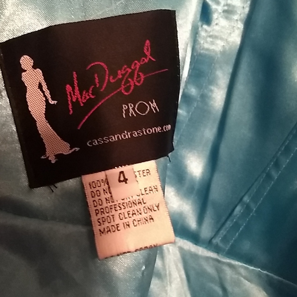 Dress - Picture 7 of 7
